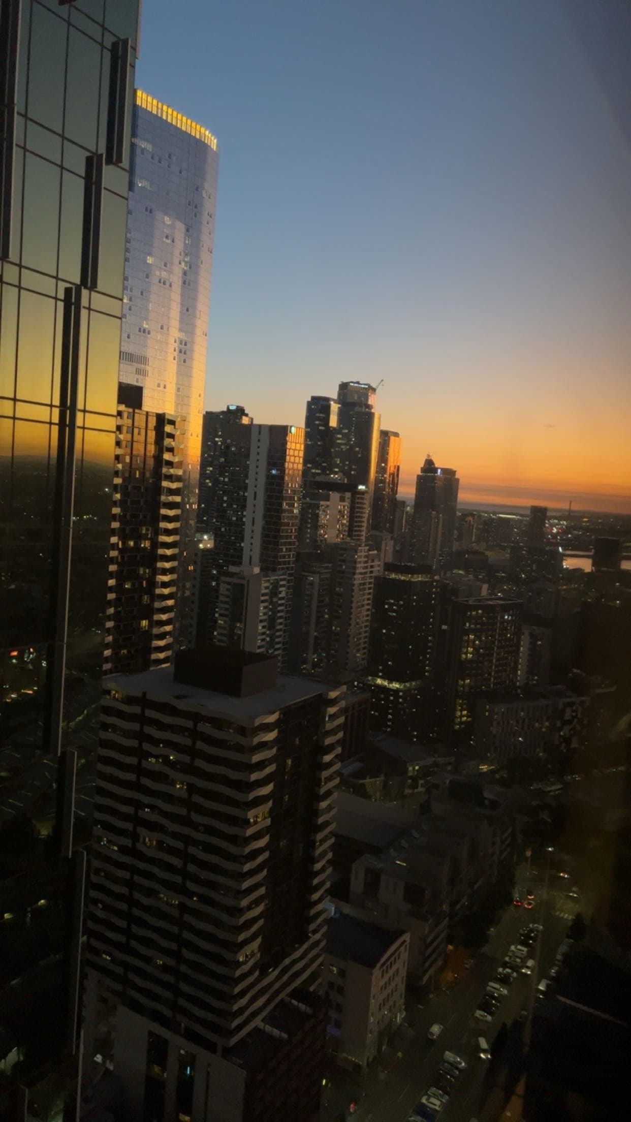 Melbourne skyline hits different when you finally finish an assignment 🌆